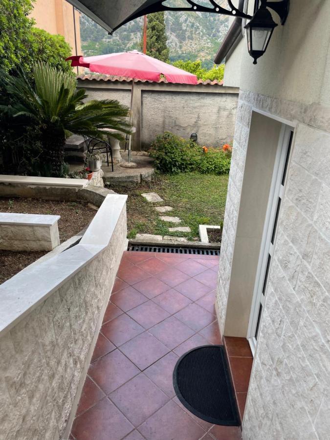 Apartment Garden Kotor Exteriör bild
