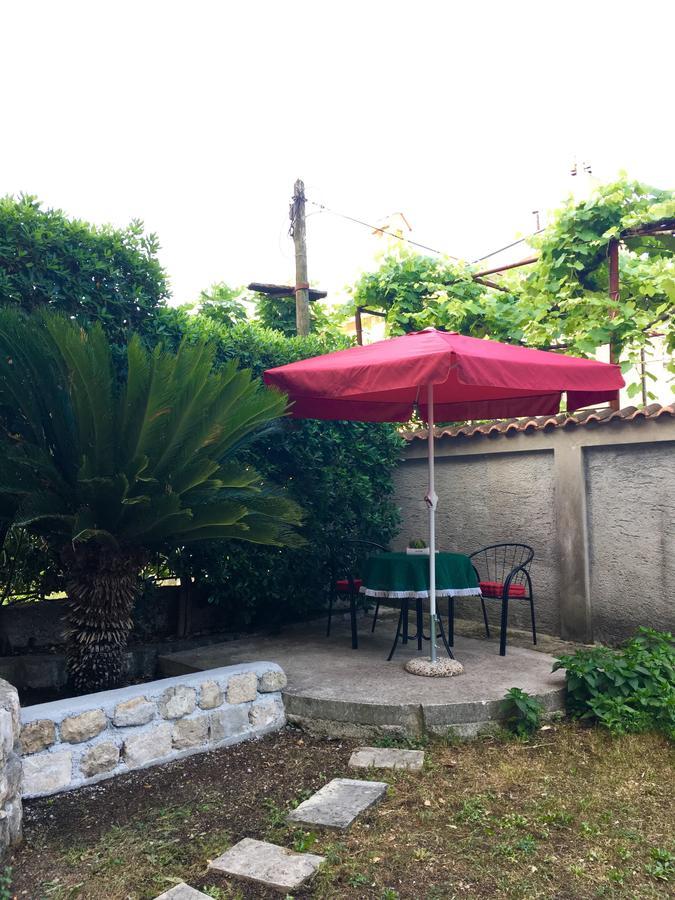 Apartment Garden Kotor Exteriör bild